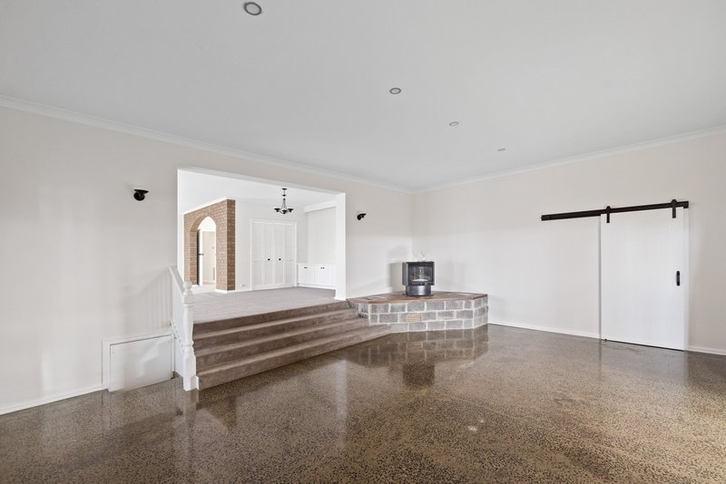 Photo - 300 Cunninghams Road, Werribee South VIC 3030 - Image 8