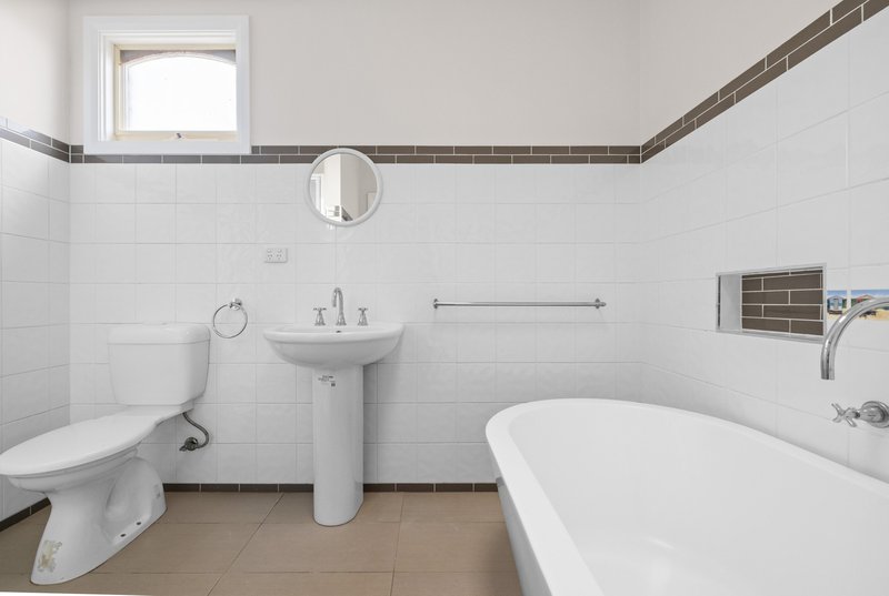 Photo - 300 Cunninghams Road, Werribee South VIC 3030 - Image 14