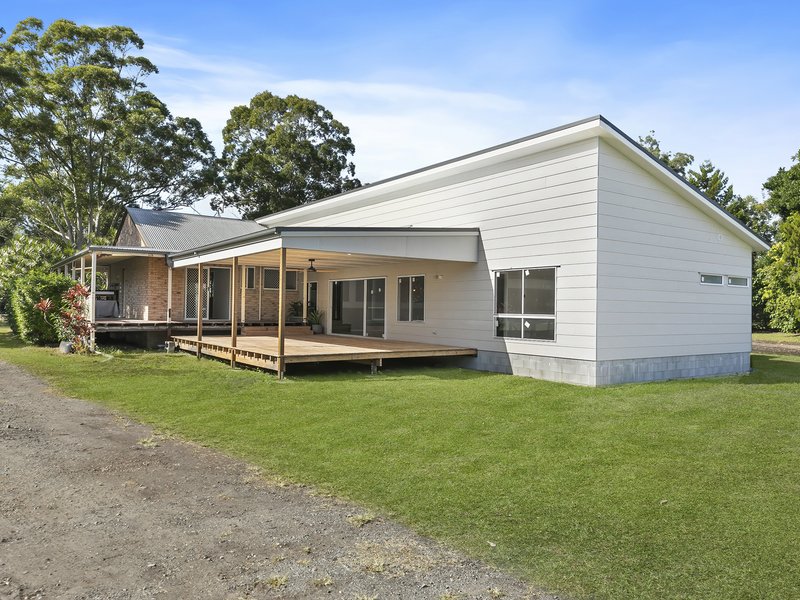 Photo - 300 Peel Road, Beachmere QLD 4510 - Image 3