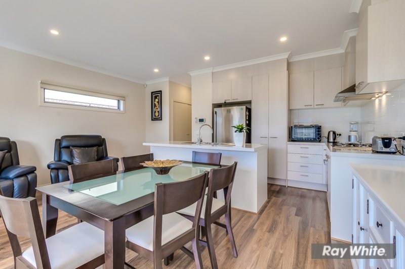 Photo - 30/1-5 Thomas Carr Drive, Tarneit VIC 3029 - Image 6