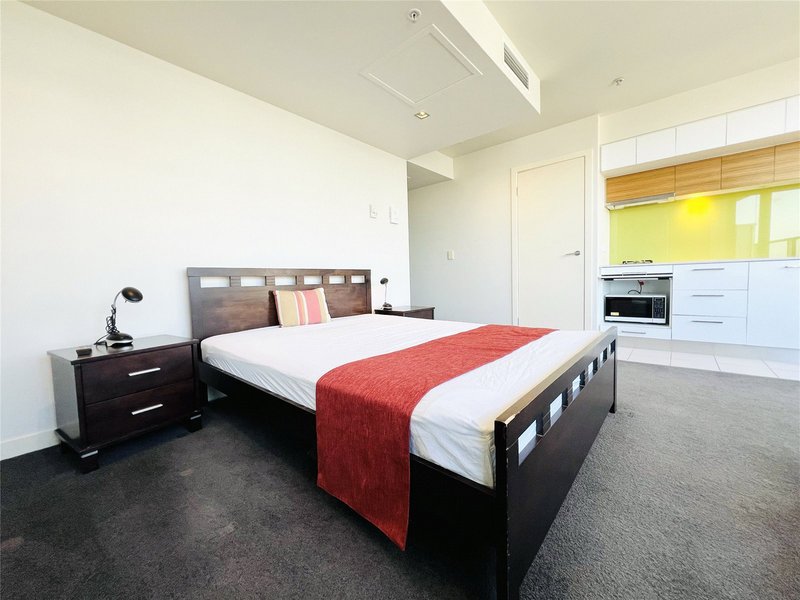 Photo - 3010B/100 Harbour Esplanade, Docklands VIC 3008 - Image 5