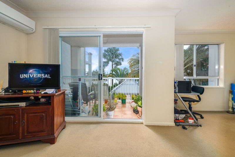 Photo - 30/11-19 Taylor Street, Biggera Waters QLD 4216 - Image 4