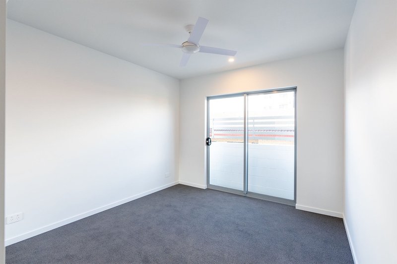 Photo - 301/10-12 Mermaid Street, Chermside QLD 4032 - Image 6