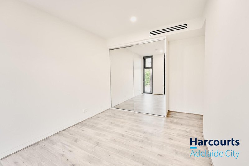 Photo - 301/112 Carrington Street, Adelaide SA 5000 - Image 5