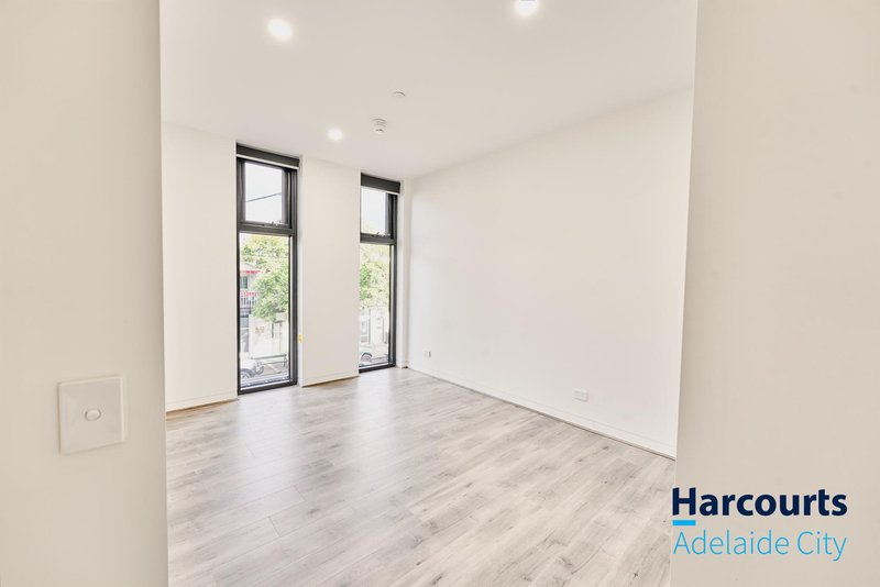 Photo - 301/112 Carrington Street, Adelaide SA 5000 - Image 6