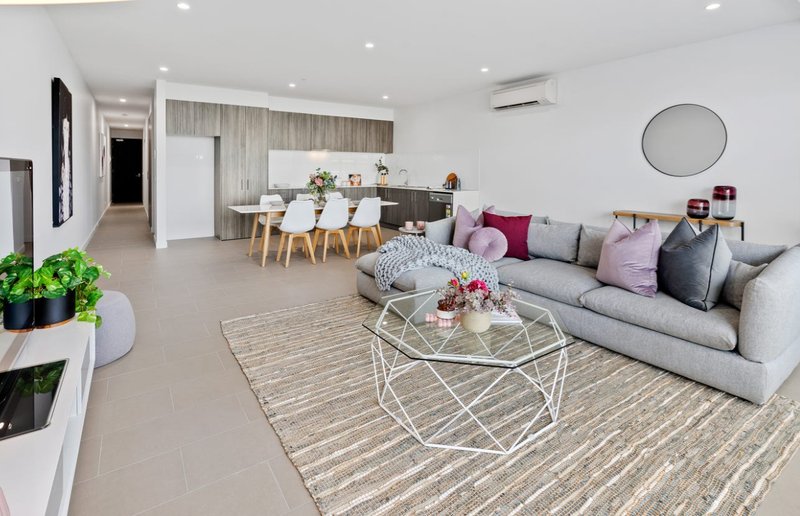 Photo - 301/116 Watton Street, Werribee VIC 3030 - Image 4