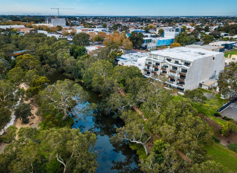 Photo - 301/116 Watton Street, Werribee VIC 3030 - Image 10
