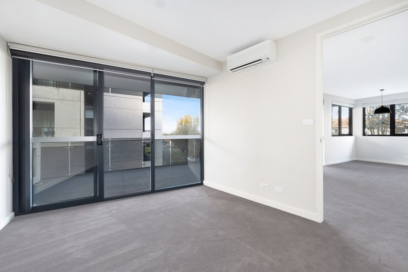 Photo - 30/115 Canberra Avenue, Griffith ACT 2603 - Image 5