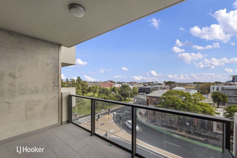 Photo - 301/156 Wright Street, Adelaide SA 5000 - Image 8