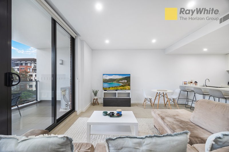 Photo - 301/2 Saxby Close, Botany NSW 2019 - Image 2