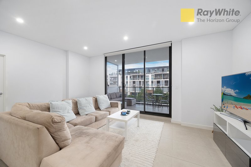 Photo - 301/2 Saxby Close, Botany NSW 2019 - Image 3