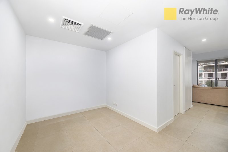 Photo - 301/2 Saxby Close, Botany NSW 2019 - Image 7