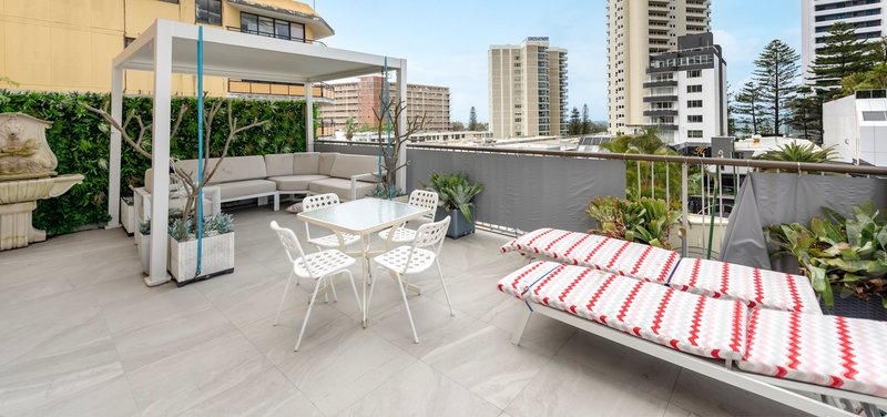 Photo - 301/22 Orchid Avenue, Surfers Paradise QLD 4217 - Image 3