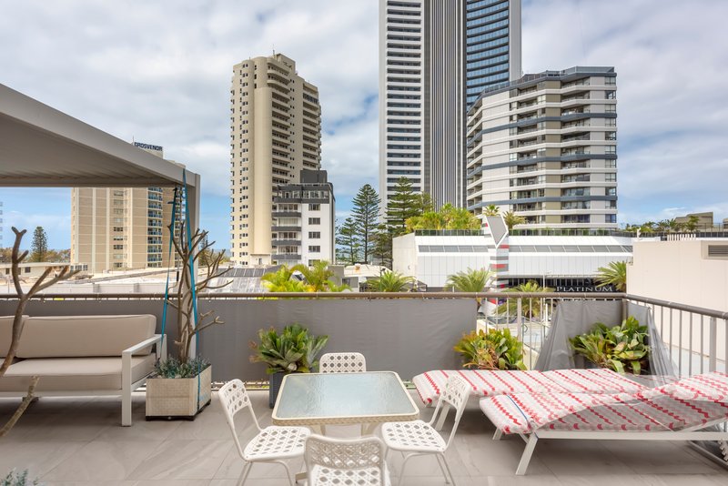 Photo - 301/22 Orchid Avenue, Surfers Paradise QLD 4217 - Image 4