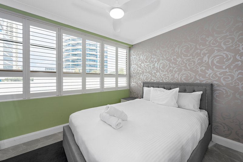 Photo - 301/22 Orchid Avenue, Surfers Paradise QLD 4217 - Image 11