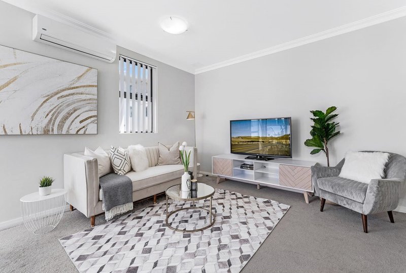 Photo - 301/235 Carlingford Road, Carlingford NSW 2118 - Image 2