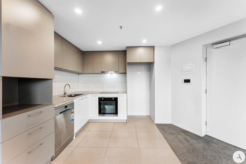 Photo - 301/26 Cynthea Teague Crescent, Greenway ACT 2900 - Image 4