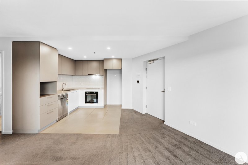 Photo - 301/26 Cynthea Teague Crescent, Greenway ACT 2900 - Image 5