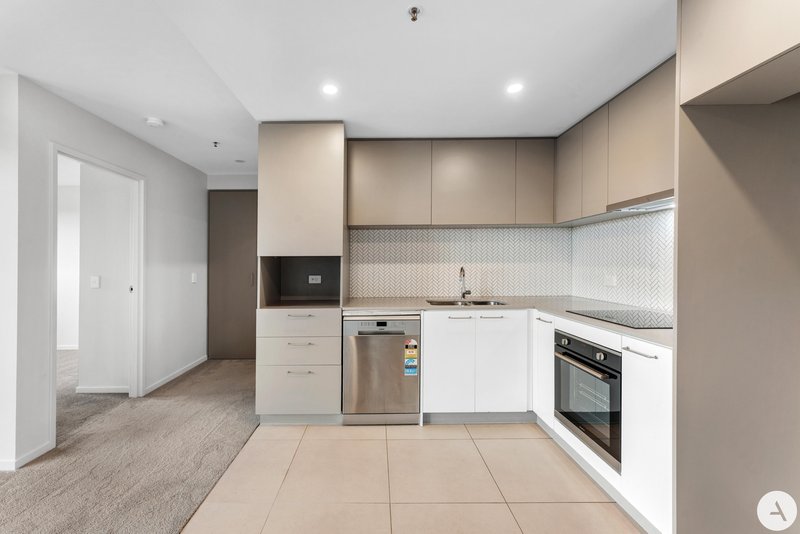 Photo - 301/26 Cynthea Teague Crescent, Greenway ACT 2900 - Image 6