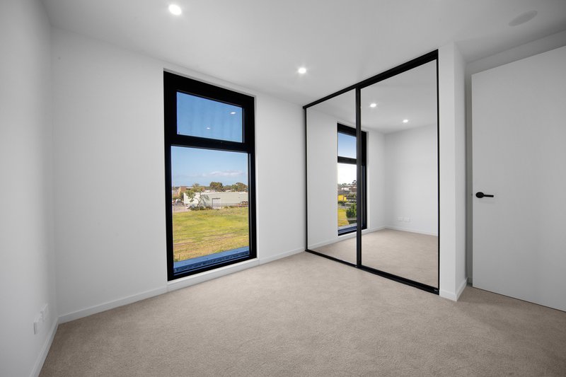 Photo - 301/29-37 Genoa Street, Moorabbin VIC 3189 - Image 8