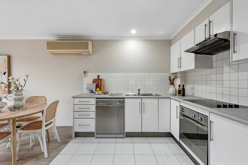 Photo - 30/13-19 Hurtle Parade, Mawson Lakes SA 5095 - Image 3