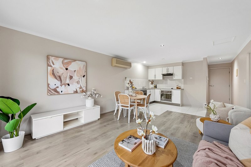 Photo - 30/13-19 Hurtle Parade, Mawson Lakes SA 5095 - Image 6