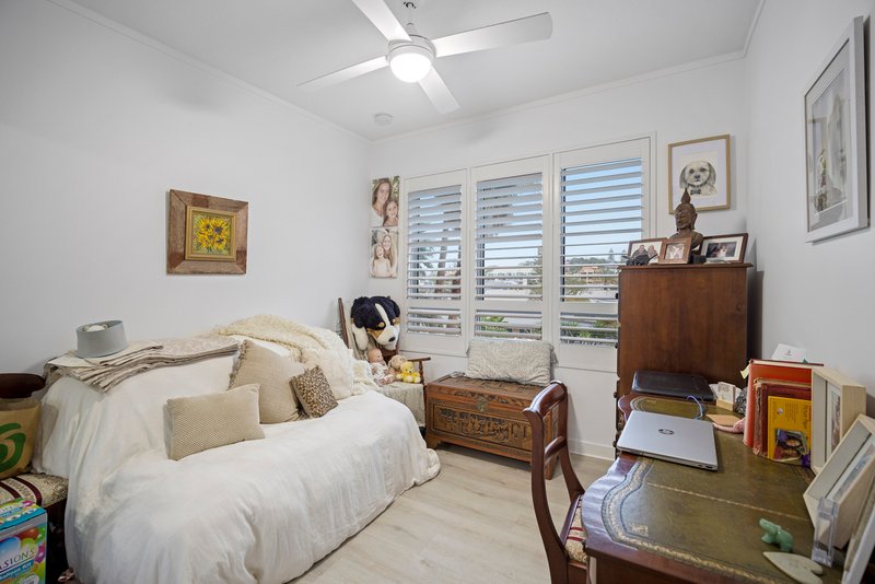 Photo - 301/3 Mclean Street, Coolangatta QLD 4225 - Image 13