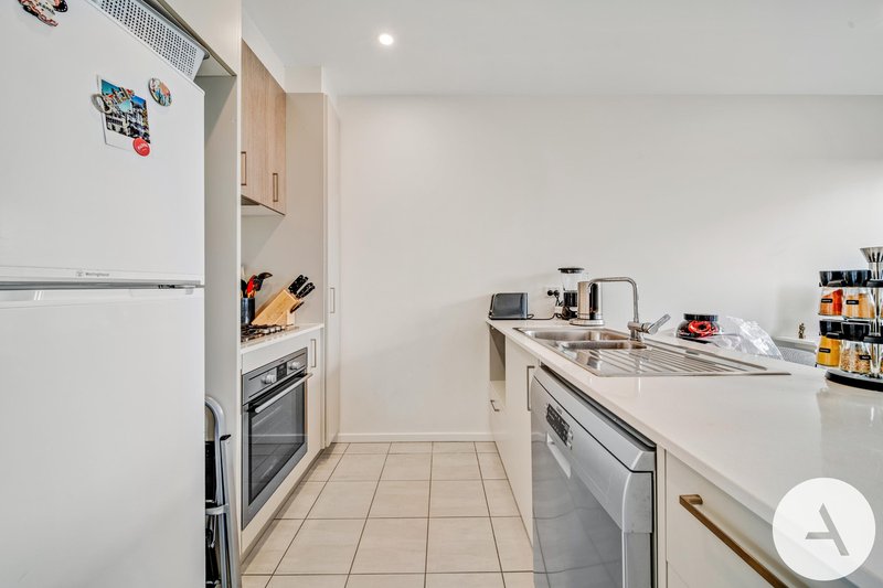 Photo - 30/135 Easty Street, Phillip ACT 2606 - Image 6