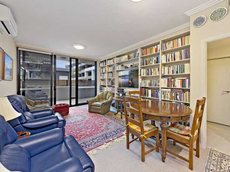 Photo - 301/49 Hill Road, Wentworth Point NSW 2127 - Image 3