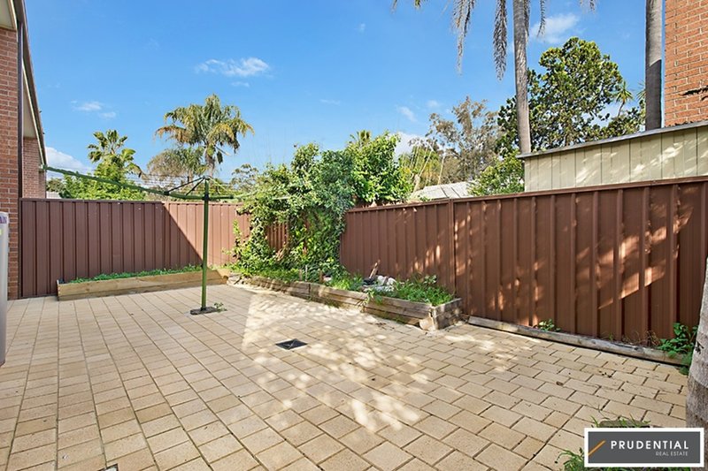 Photo - 30/15-19 Fourth Avenue, Macquarie Fields NSW 2564 - Image 6