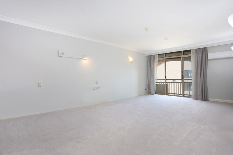 Photo - 3015/11 John Lund Drive, Hope Island QLD 4212 - Image 10