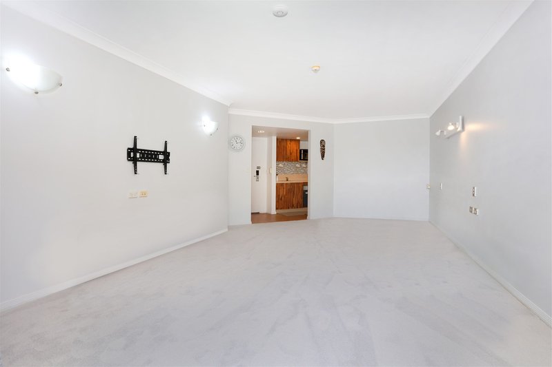 Photo - 3015/11 John Lund Drive, Hope Island QLD 4212 - Image 11