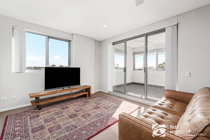 Photo - 301/52 Macquarie Street, Windsor NSW 2756 - Image 7