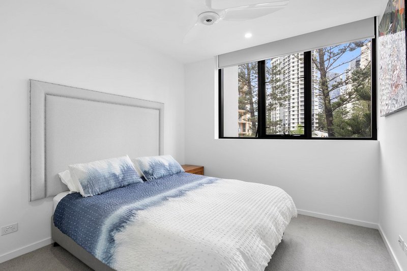 Photo - 301/95 Old Burleigh Road, Broadbeach QLD 4218 - Image 11