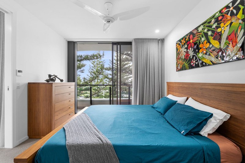 Photo - 301/95 Old Burleigh Road, Broadbeach QLD 4218 - Image 15