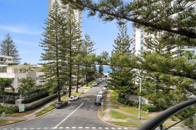 Photo - 301/95 Old Burleigh Road, Broadbeach QLD 4218 - Image 18