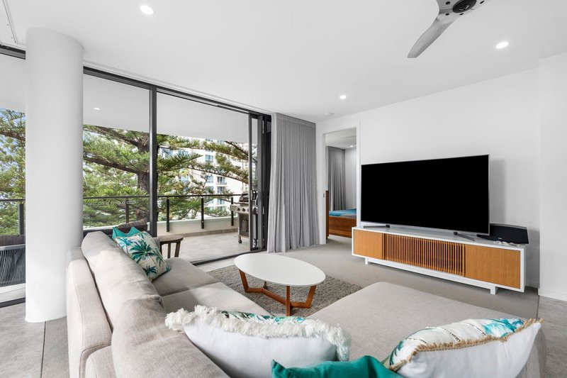 Photo - 301/95 Old Burleigh Road, Broadbeach QLD 4218 - Image 19