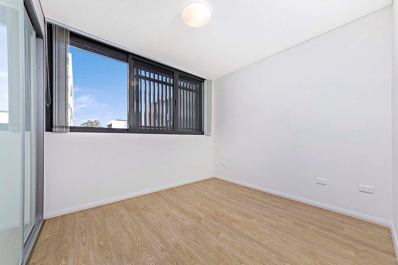 Photo - 301A/1-9 Allengrove Crescent, North Ryde NSW 2113 - Image 5