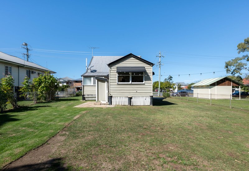 Photo - 302 Saint Vincents Road, Banyo QLD 4014 - Image 17