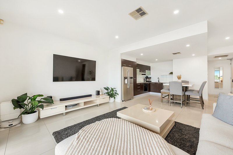 Photo - 302/1-5 Euston Walk, Mawson Lakes SA 5095 - Image 6