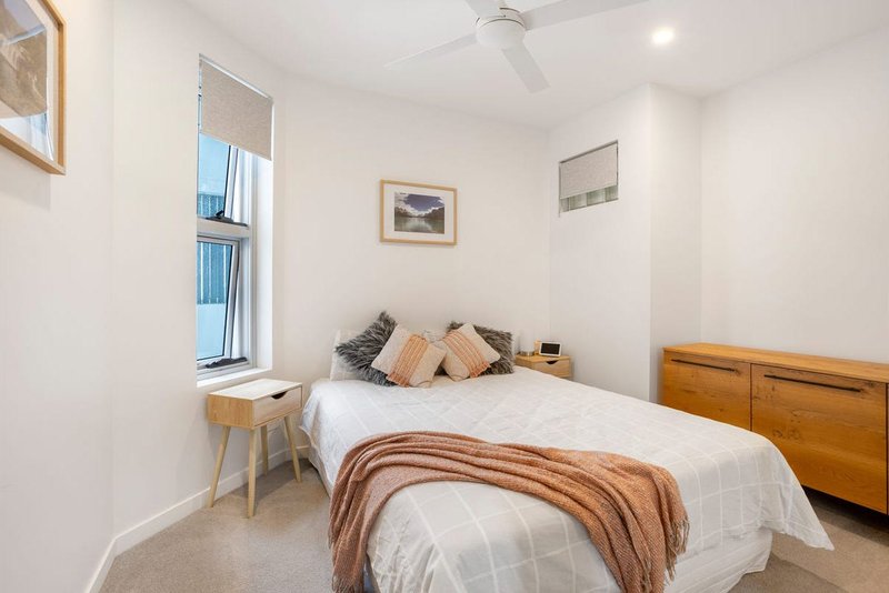 Photo - 302/1 Mantra Esplanade, Birtinya QLD 4575 - Image 11