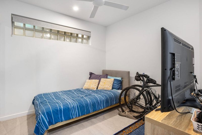 Photo - 302/1 Mantra Esplanade, Birtinya QLD 4575 - Image 15