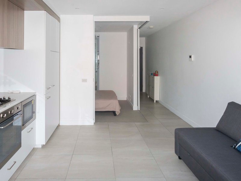 Photo - 302/108 Queensberry Street, Carlton VIC 3053 - Image 4