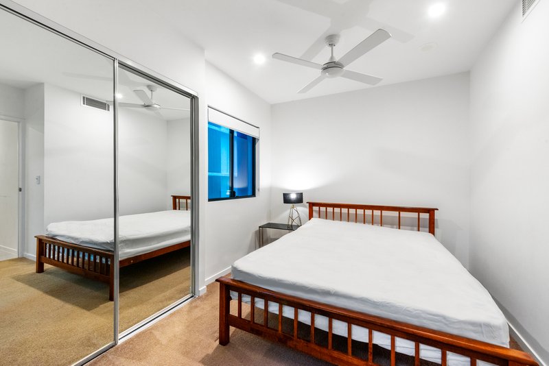 Photo - 302/11 Andrews Street, Southport QLD 4215 - Image 8