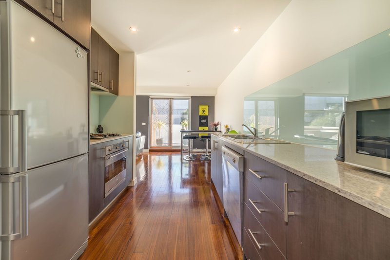 Photo - 302/13-15 Goodson Street, Doncaster VIC 3108 - Image 2