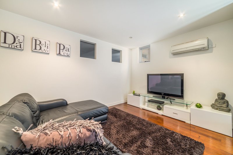 Photo - 302/13-15 Goodson Street, Doncaster VIC 3108 - Image 4