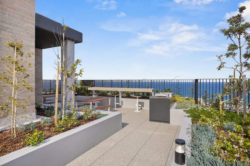 Photo - 302/15-19 Crown Street, Wollongong NSW 2500 - Image 4