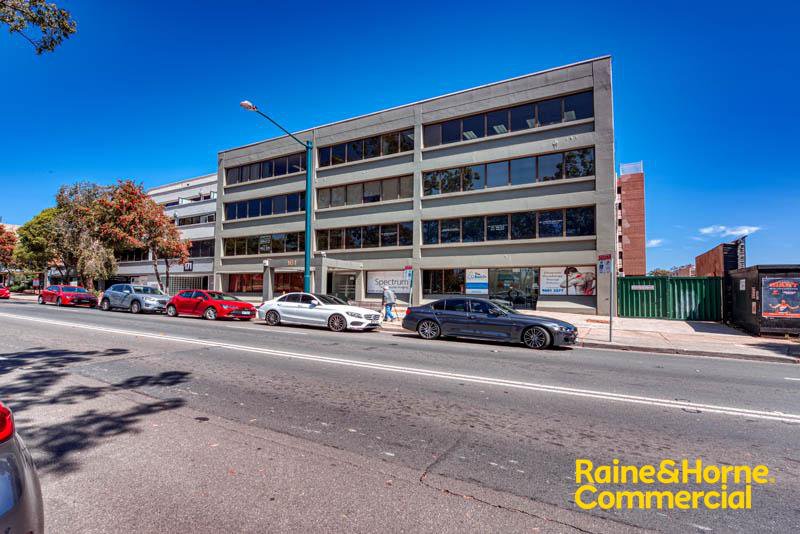 Photo - 302/161 Bigge Street, Liverpool NSW 2170 - Image 6