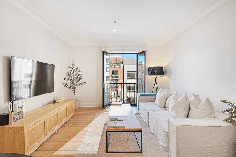 Photo - 302/18 Bayswater Road, Potts Point NSW 2011 - Image 1