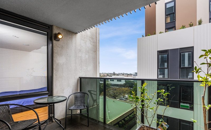Photo - 302/19-21 Poplar Street, Box Hill VIC 3128 - Image 9